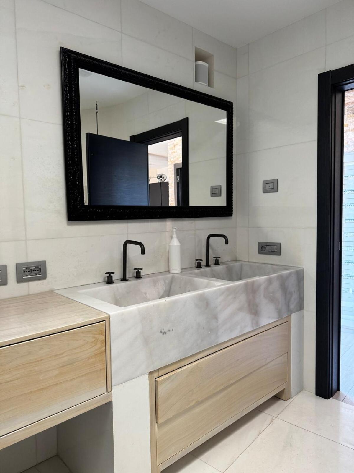 Villalino Tre Palme, Pool, 2 Schlafzimmer, 2 Baeder, Pool, Terrasse, Outdoor Fitness Alassio