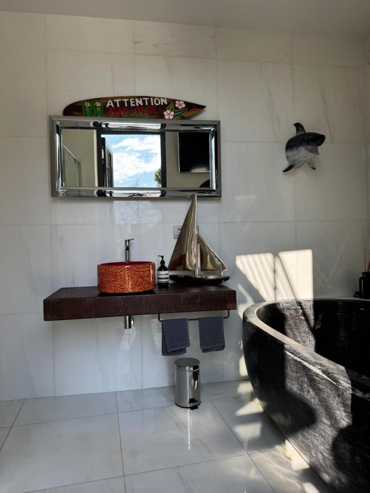 Appartamento Villalino Tre Palme, Pool, 2 Schlafzimmer, 2 Baeder, Pool, Terrasse, Outdoor Fitness *