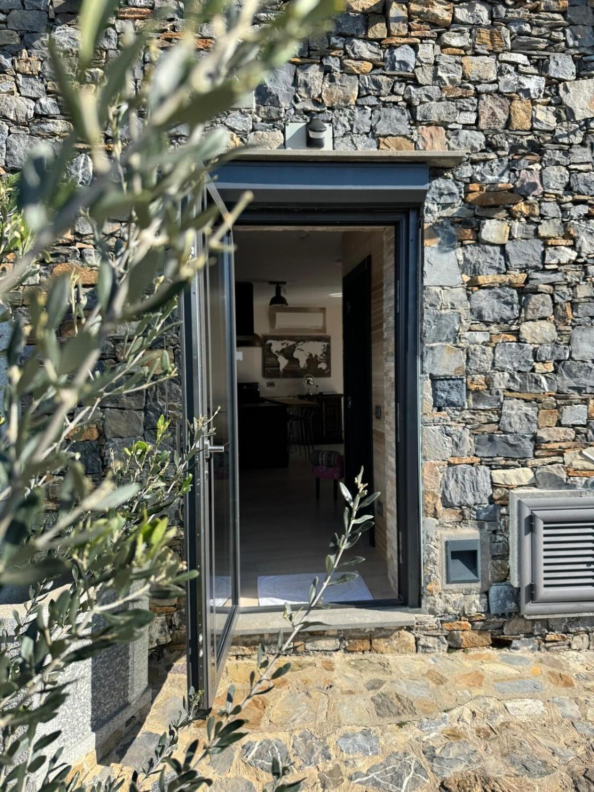 Appartamento Villalino Tre Palme, Pool, 2 Schlafzimmer, 2 Baeder, Pool, Terrasse, Outdoor Fitness *