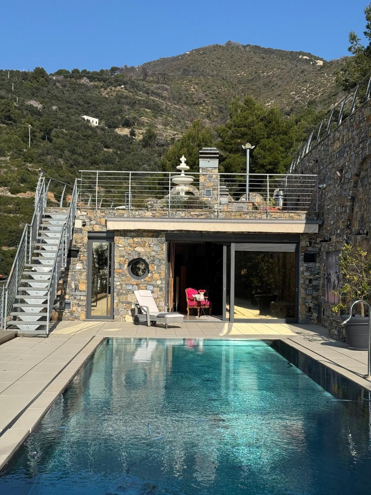 Villalino Tre Palme, Pool, 2 Schlafzimmer, 2 Baeder, Pool, Terrasse, Outdoor Fitness